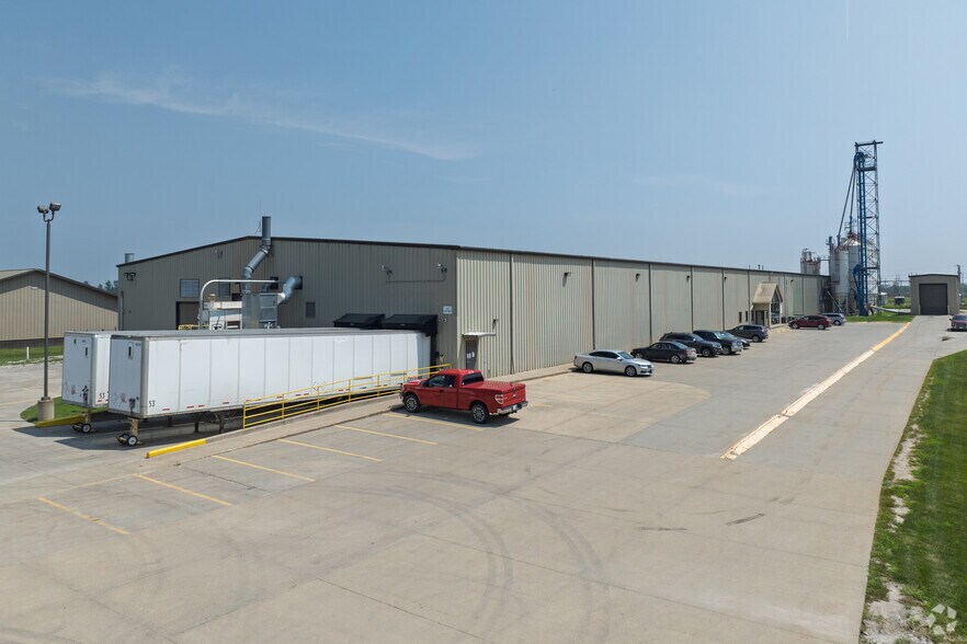 1210 N 14th St, Indianola, IA à vendre - Photo principale – Image 1 sur 4