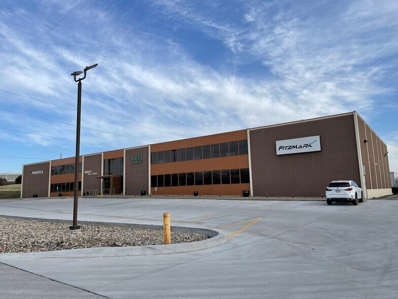 11805-11811 I St, Omaha, NE à louer - Photo de l’immeuble – Image 1 sur 9