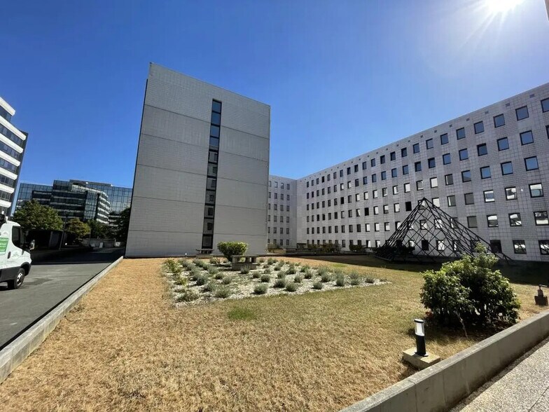 177 Avenue Georges Clemenceau, Nanterre à louer - Photo de l’immeuble – Image 3 sur 3