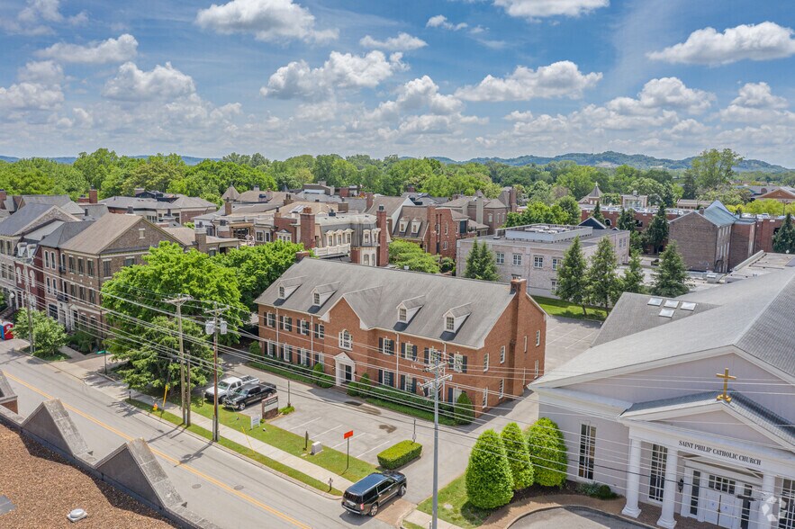 124 1st Ave S, Franklin, TN à louer - Photo de l’immeuble – Image 2 sur 5