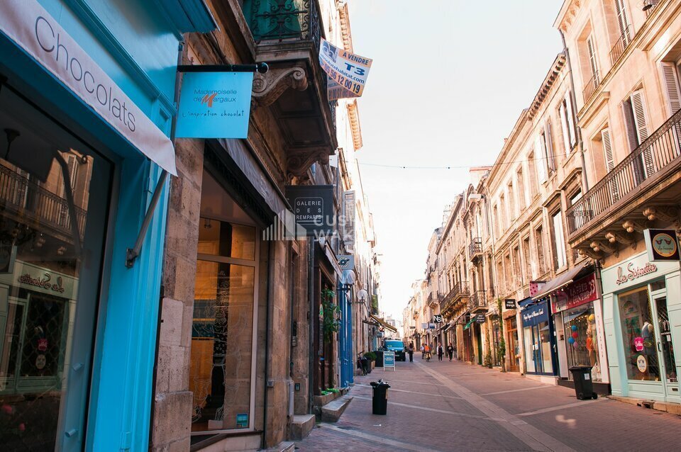 Local commercial dans Bordeaux à louer Photo de l’immeuble– Image 1 sur 3