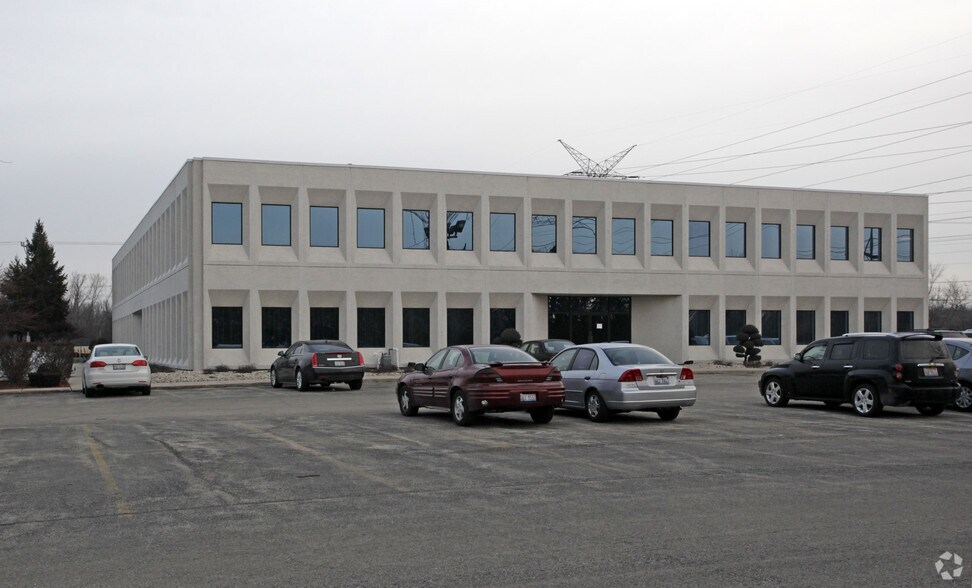 31W001 North Ave, West Chicago, IL à louer - Photo principale – Image 2 sur 11