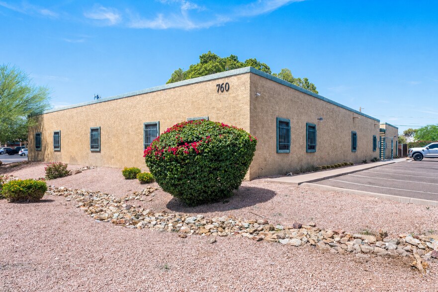 760 S Stapley Dr, Mesa, AZ à vendre - Photo de l’immeuble – Image 1 sur 28