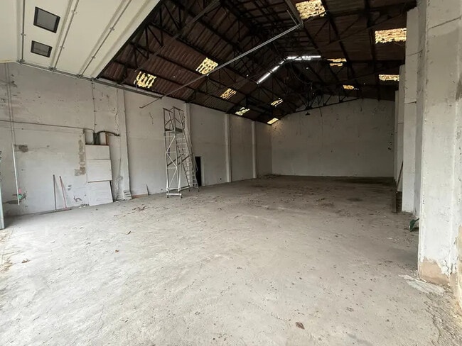 Plus de détails pour Bureau à vendre