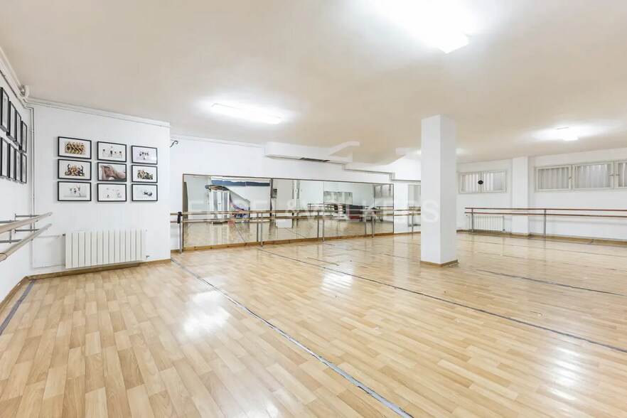 Immeuble residentiel dans Barcelone, Barcelona à vendre - Photo intérieure – Image 1 sur 1