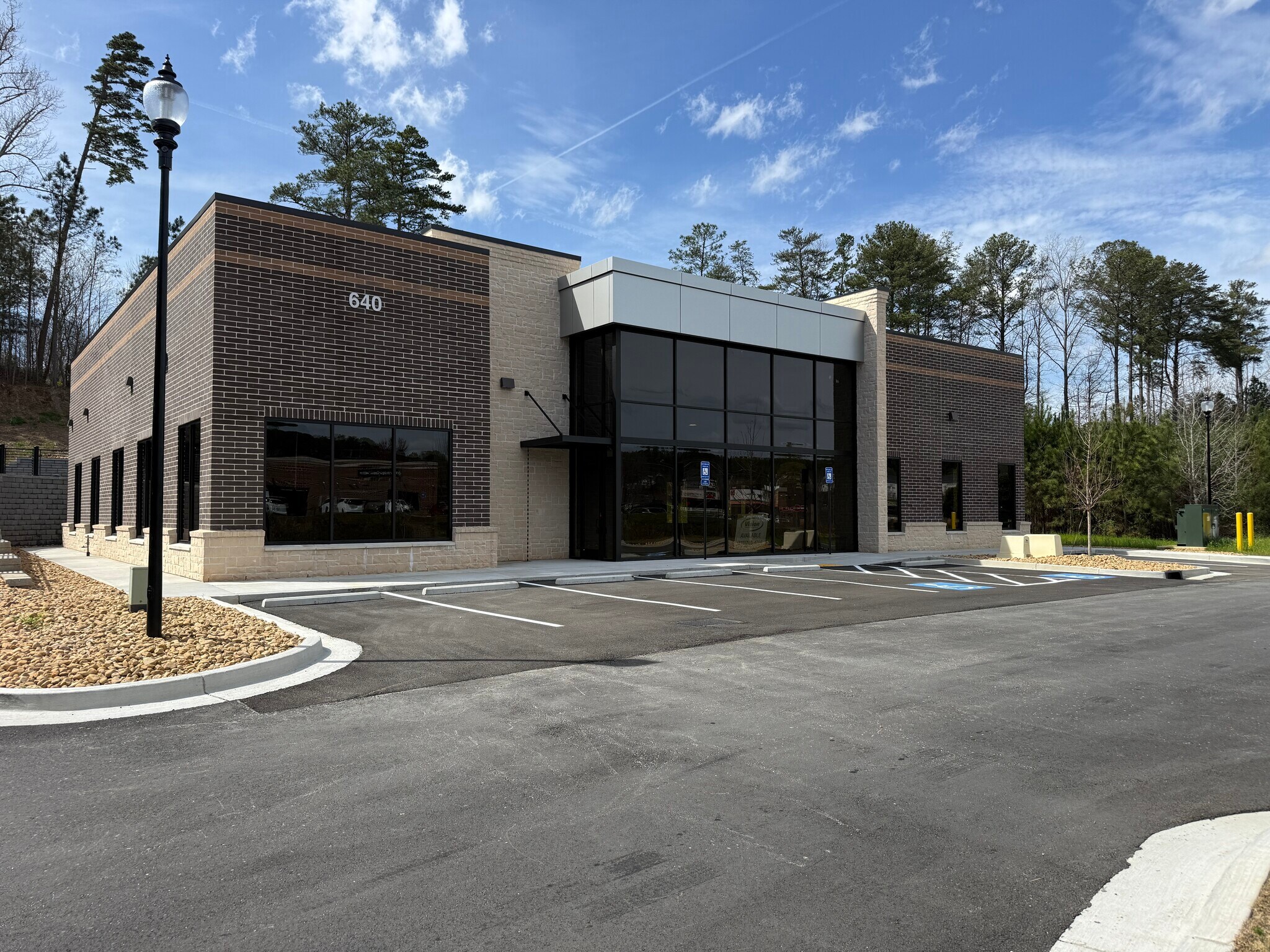 640 Claremore Professional Way, Woodstock, GA à louer Photo principale– Image 1 sur 17