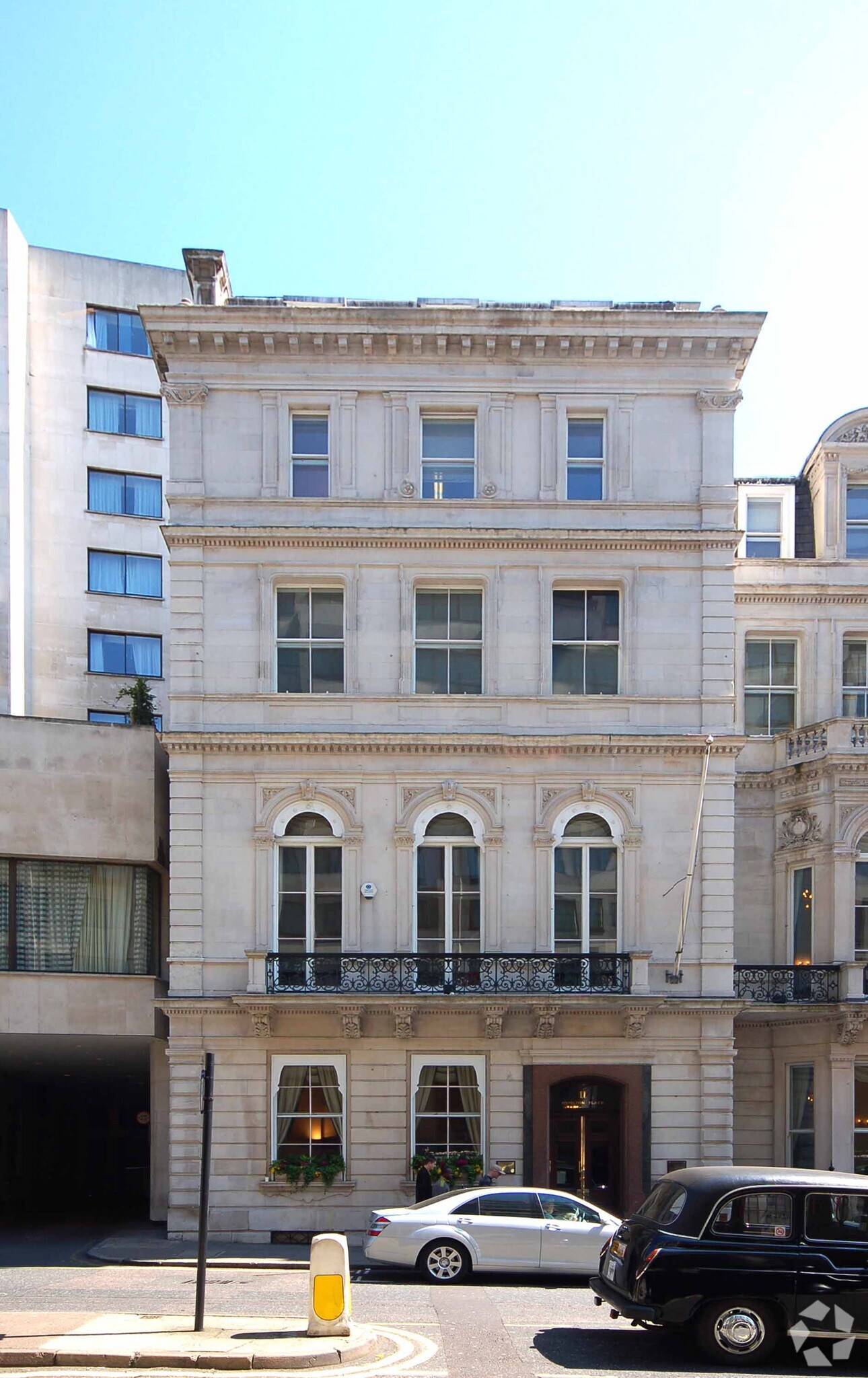 11-12 Hamilton Pl, Londres à louer Photo de l’immeuble– Image 1 sur 3