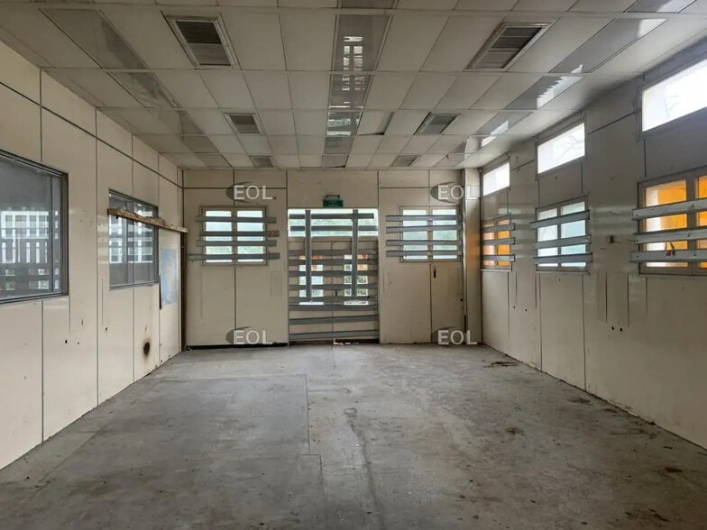 Local d'activités dans Palaiseau à vendre - Photo de l’immeuble – Image 3 sur 4