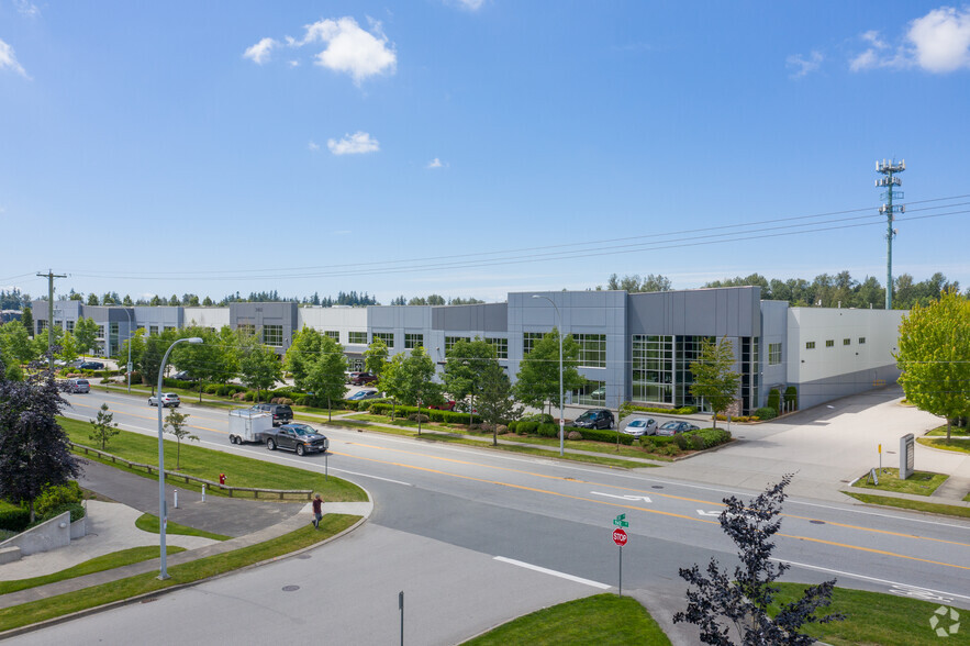 2455 192nd St, Surrey, BC à vendre - Photo de l’immeuble – Image 3 sur 7