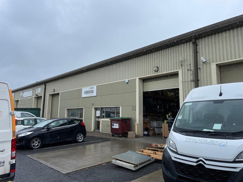 Commercial Rd, Darwen à louer - Photo de l’immeuble – Image 1 sur 5