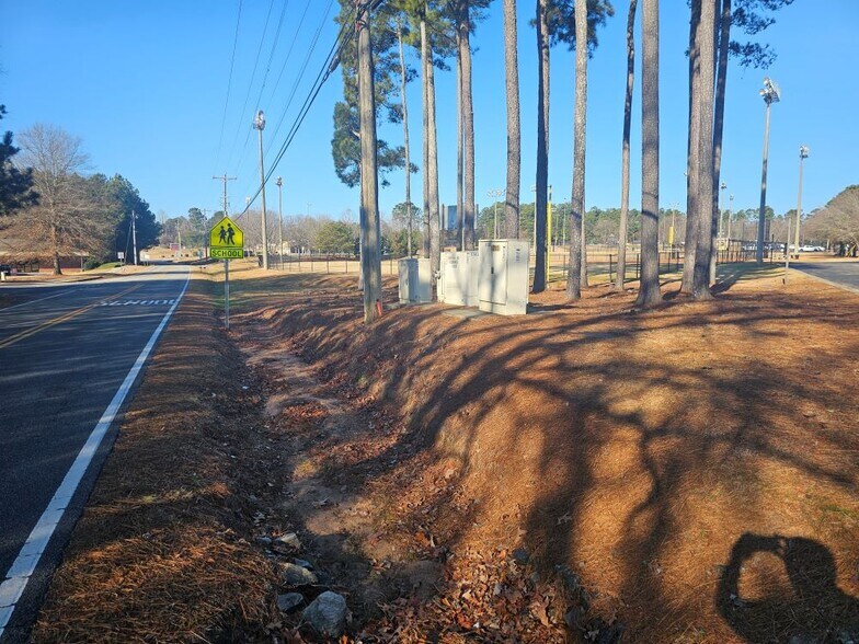 5501 Radford Rd, Flowery Branch, GA à vendre - Photo de l’immeuble – Image 2 sur 6