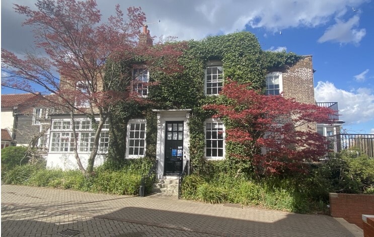 8 Lower Teddington Rd, Kingston Upon Thames à louer - Photo principale – Image 1 sur 1