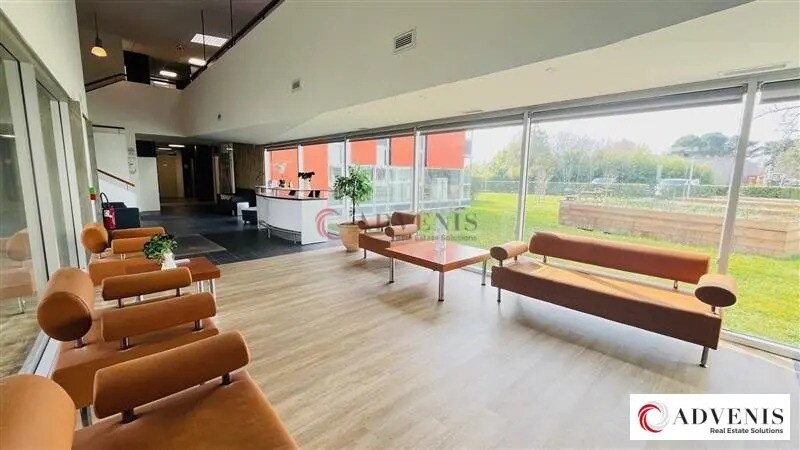 Bureau dans Canéjan à louer - Photo de l’immeuble – Image 2 sur 12