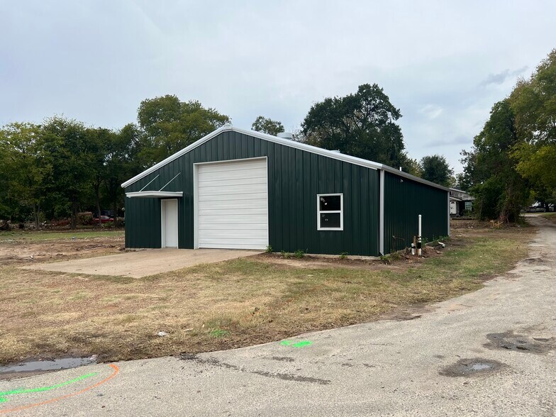 304 W Tyler St, Athens, TX à vendre - Photo de l’immeuble – Image 3 sur 5