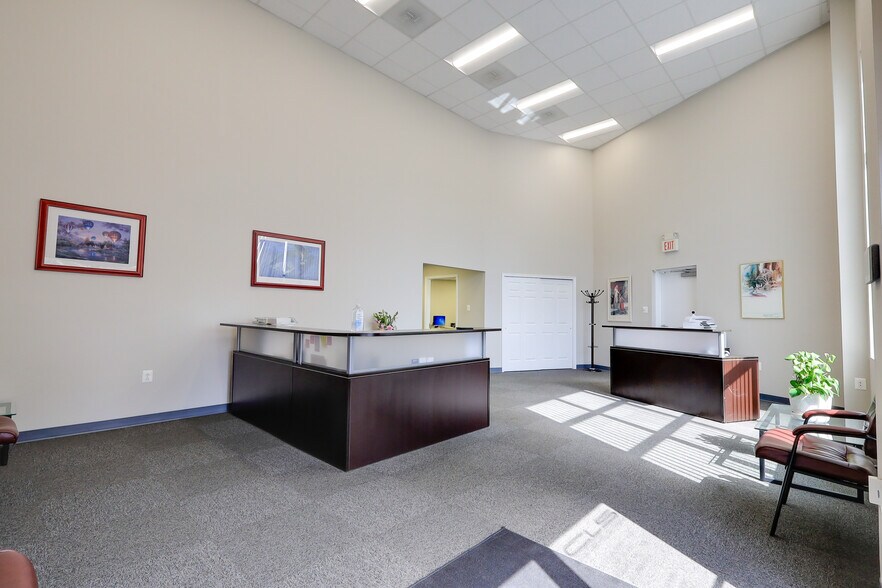 5713 Industry Ln, Frederick, MD à vendre - Photo intérieure – Image 2 sur 16