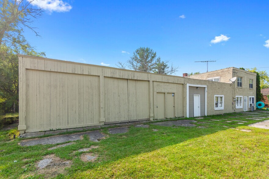 3279 Emmett Rd, Emmett, MI à vendre - Photo de l’immeuble – Image 3 sur 43