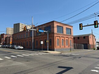 Plus de détails pour 310 E Washington Ave, Bridgeport, CT - Local d'activités à louer