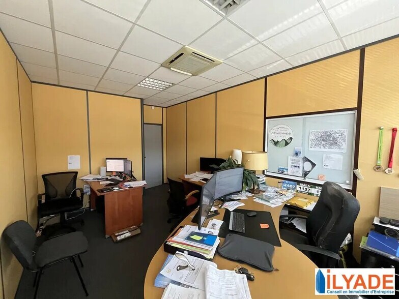 Bureau dans Gardanne à louer - Photo de l’immeuble – Image 2 sur 4
