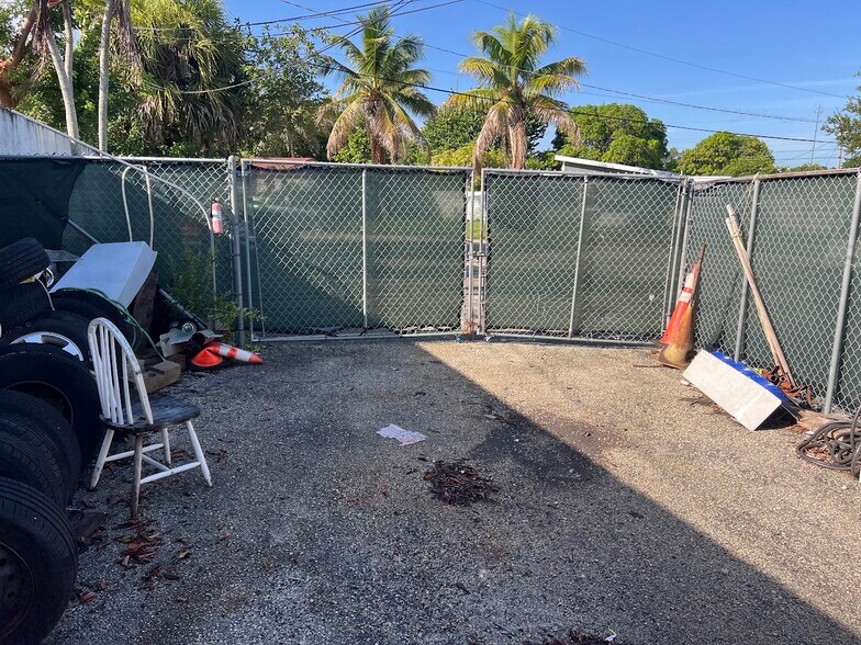 5720 Hallandale Beach Blvd, West Park, FL à vendre - Photo de l’immeuble – Image 3 sur 30