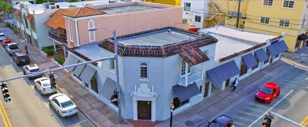 290 Aragon Ave, Coral Gables, FL à louer - Photo de l’immeuble – Image 2 sur 6