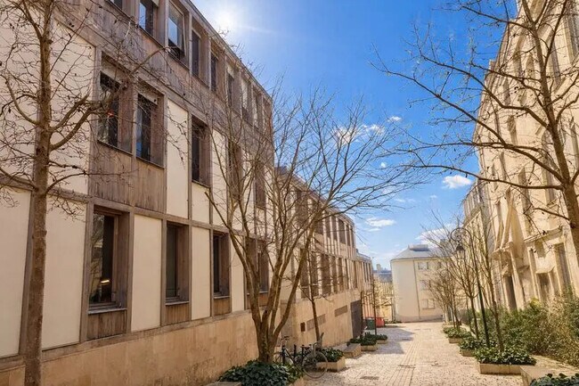 Plus de détails pour Rue Jean Calvin, Orléans - Bureau à louer