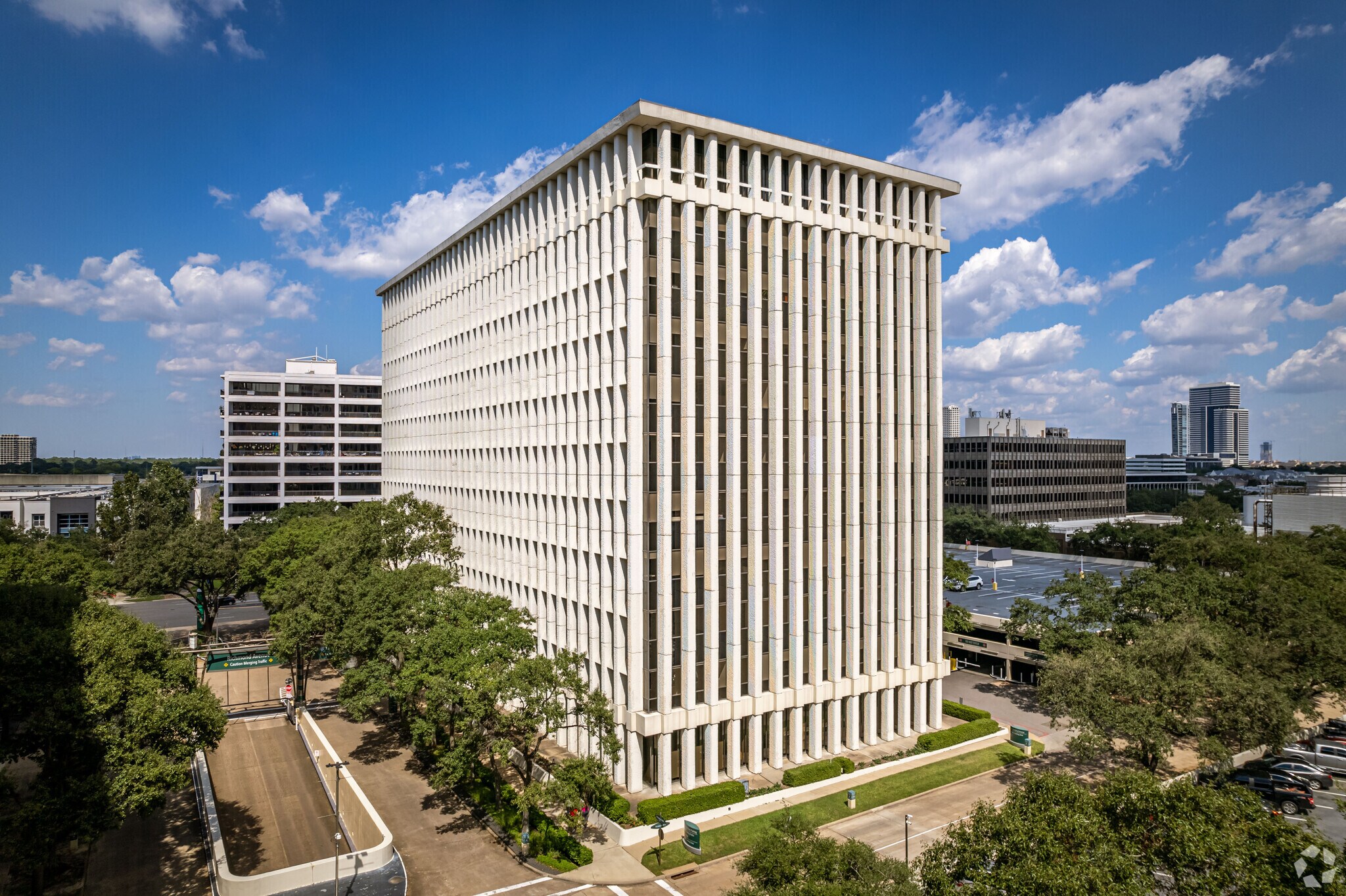 2 Greenway Plz, Houston, TX à louer Photo de l’immeuble– Image 1 sur 7