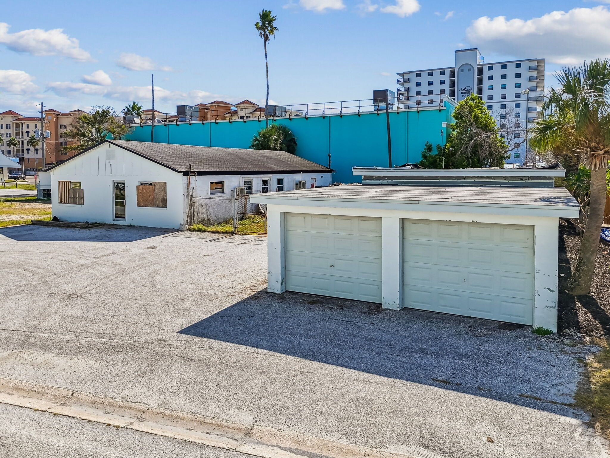 15350 1st St E, Madeira Beach, FL à vendre Photo principale– Image 1 sur 4