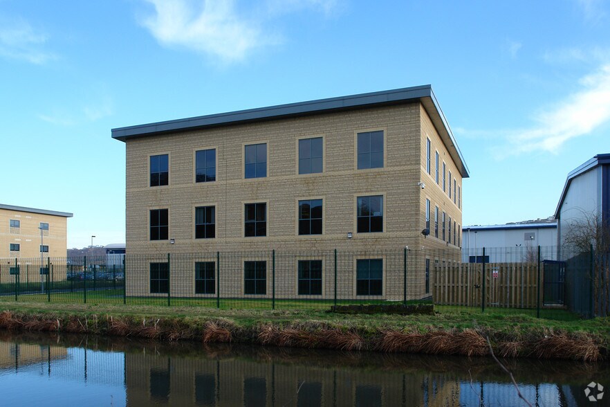Premier Way, Elland à louer - Photo de l’immeuble – Image 2 sur 13