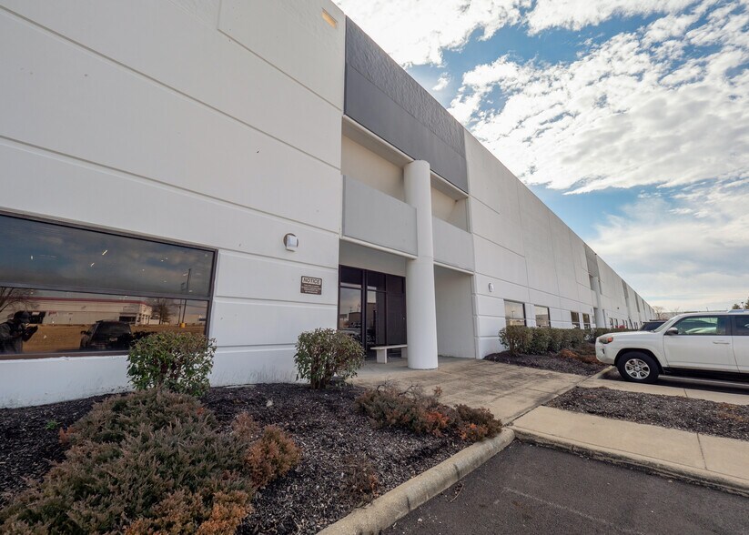 2252-2300 Westbrooke Dr, Columbus, OH à louer - Photo de l’immeuble – Image 3 sur 3