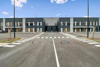 Plus de détails pour 51 Rue Du Commandant Rolland, Le Bourget - Local d'activités à louer