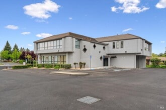1370 Medical Center Dr, Rohnert Park, CA à louer Photo de l’immeuble– Image 1 sur 31