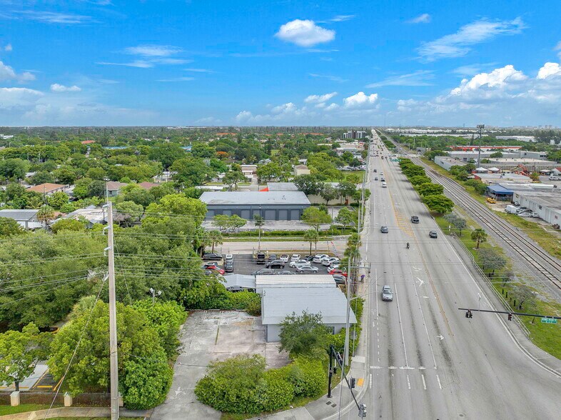 3311 N Dixie Hwy, Pompano Beach, FL à louer - Photo de l’immeuble – Image 1 sur 40