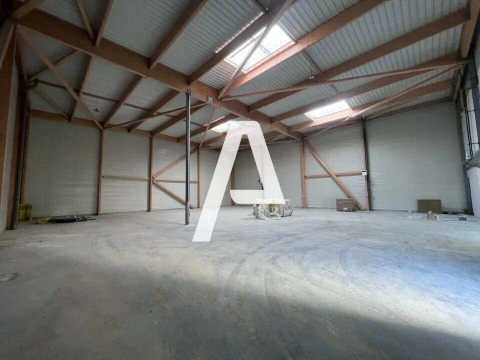 Local d’activités dans Courtry à louer Photo intérieure– Image 1 sur 5