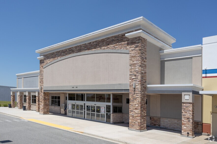 11901 Atlantic Blvd, Jacksonville, FL à louer - Photo de l’immeuble – Image 2 sur 5