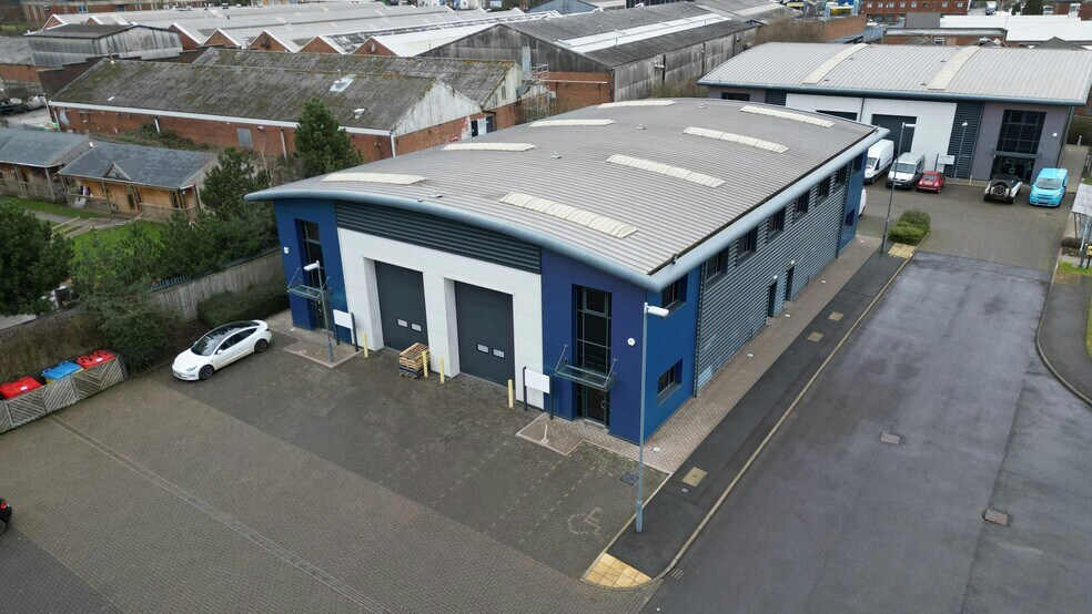 Blackhorse Rd, Exhall à louer - Photo de l’immeuble – Image 3 sur 11