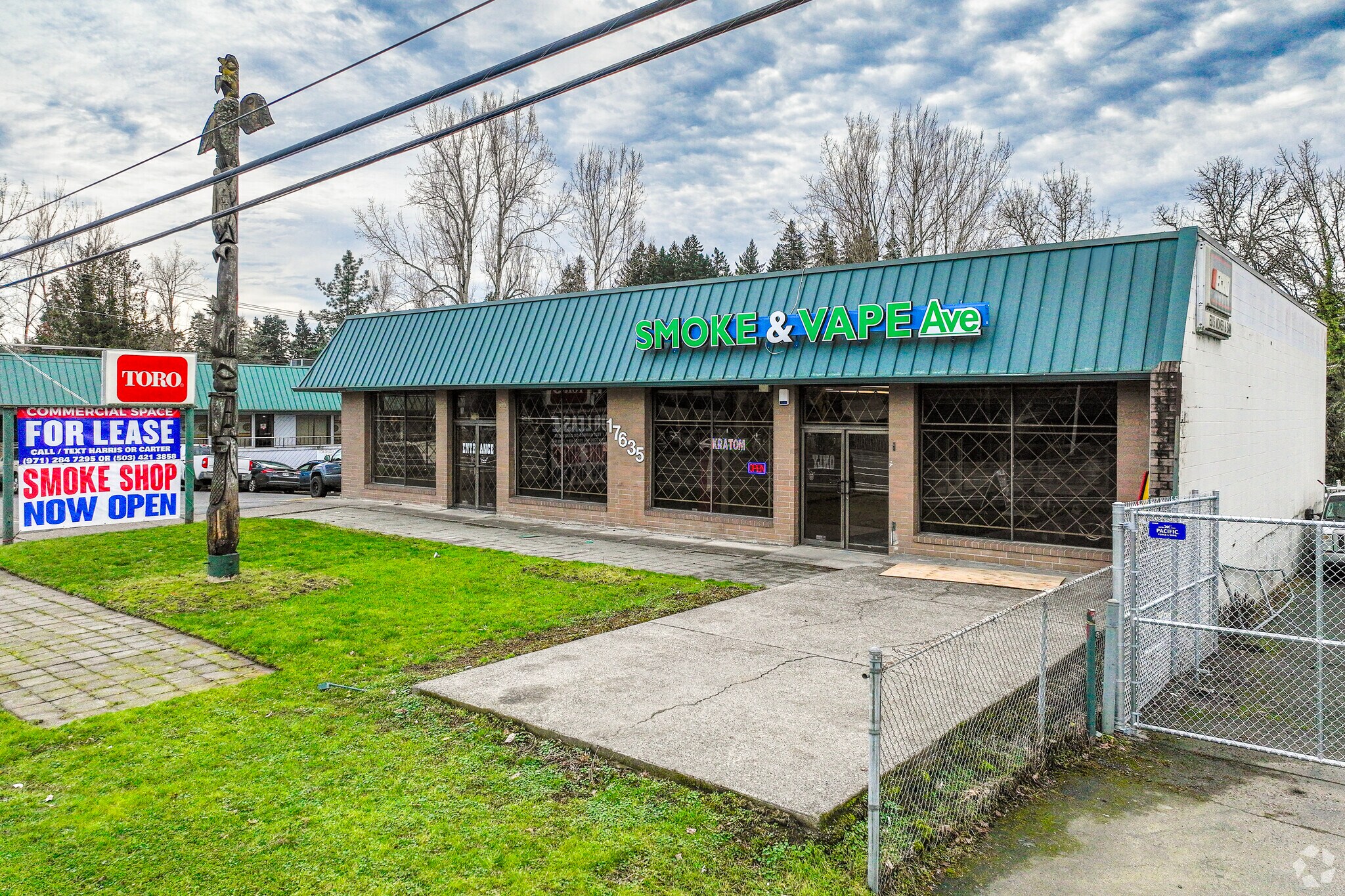 17635 SE McLoughlin Blvd, Milwaukie, OR à louer Photo de l’immeuble– Image 1 sur 9