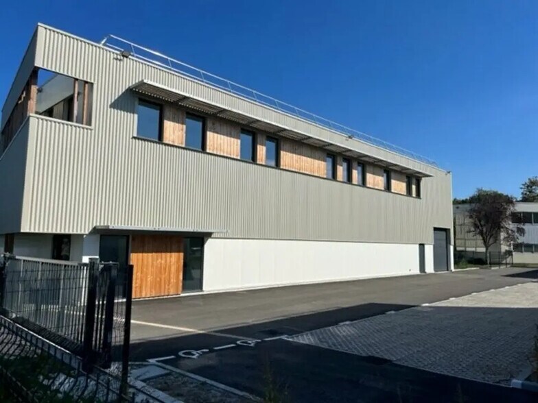 Local d’activités dans Gradignan à louer - Photo de l’immeuble – Image 1 sur 4