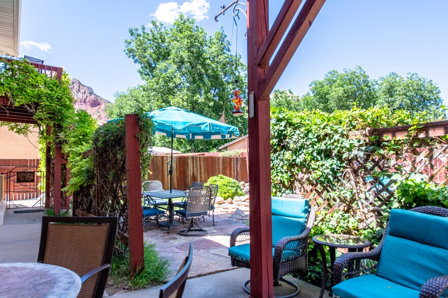 29 Canyon View Dr, Springdale, UT à vendre - Photo de l’immeuble – Image 3 sur 65