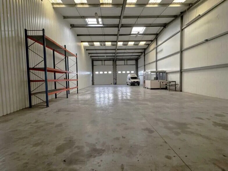 Local d’activités dans Giroussens à louer - Photo de l’immeuble – Image 2 sur 12