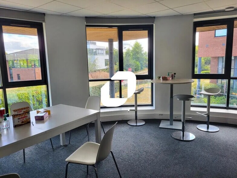 Bureau dans Lezennes à louer - Photo de l’immeuble – Image 2 sur 7