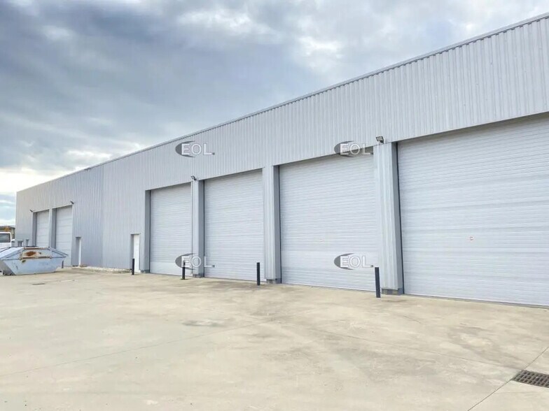 Local d’activités dans Vourles à louer - Photo de l’immeuble – Image 2 sur 8