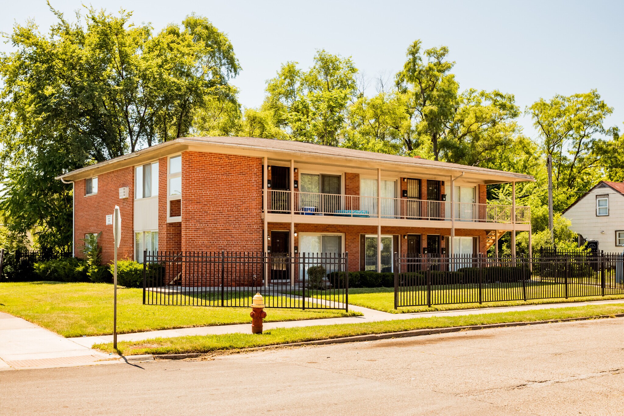 9439 Chalmers St, Detroit, MI à vendre Photo principale– Image 1 sur 4