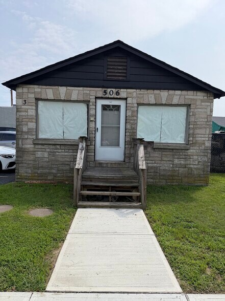 506 Atkins Ave, Neptune, NJ à louer - Photo de l’immeuble – Image 3 sur 9