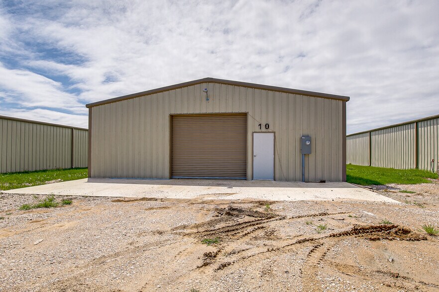9668 CR 147, Kaufman, TX à louer - Photo principale – Image 1 sur 2