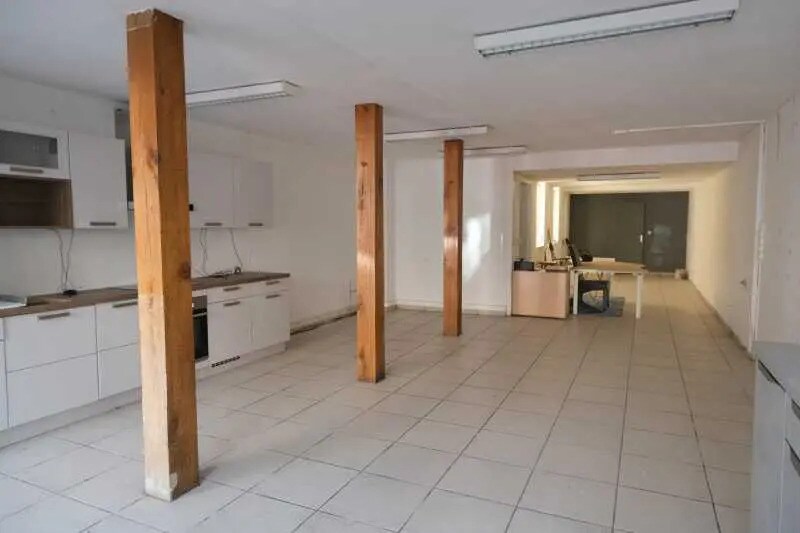 Local commercial dans Saint-Quentin à louer Photo de l’immeuble– Image 1 sur 6