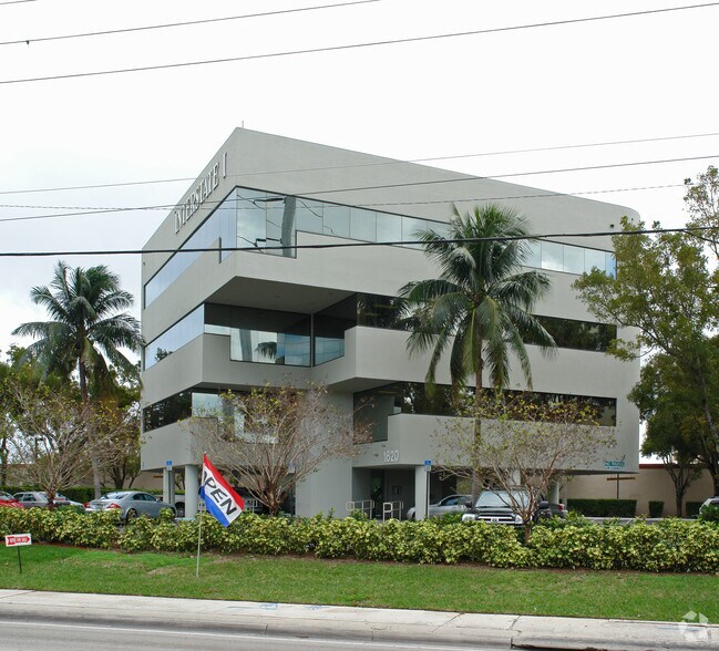 1620 W Oakland Park Blvd, Fort Lauderdale, FL à louer - Photo de l’immeuble – Image 1 sur 13