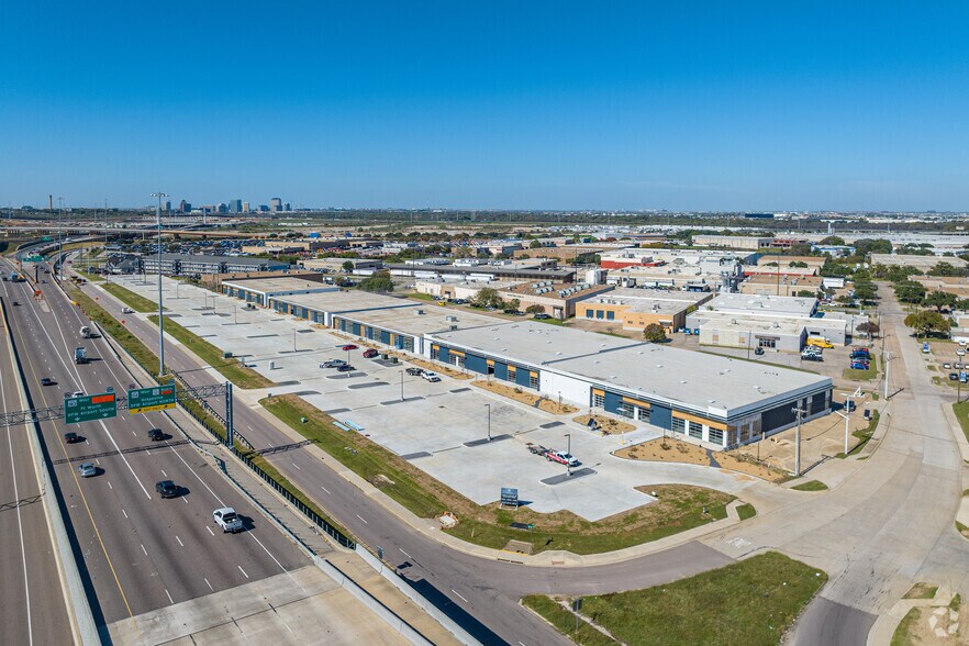 3216-3308 Royalty Row, Irving, TX à louer - Aérien – Image 1 sur 21