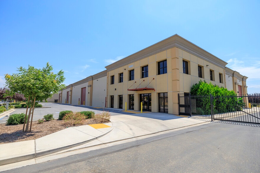 3200-3212 Liberty Pky, Turlock, CA à louer - Photo principale – Image 1 sur 37