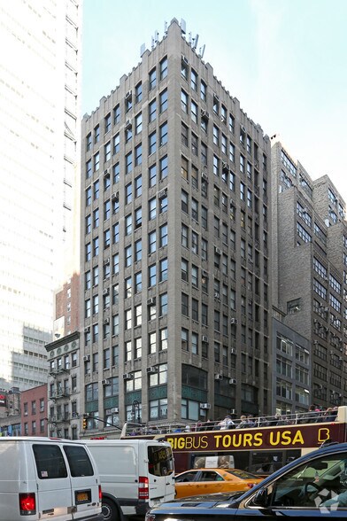 275 W 39th St, New York, NY à louer - Photo de l’immeuble – Image 2 sur 7