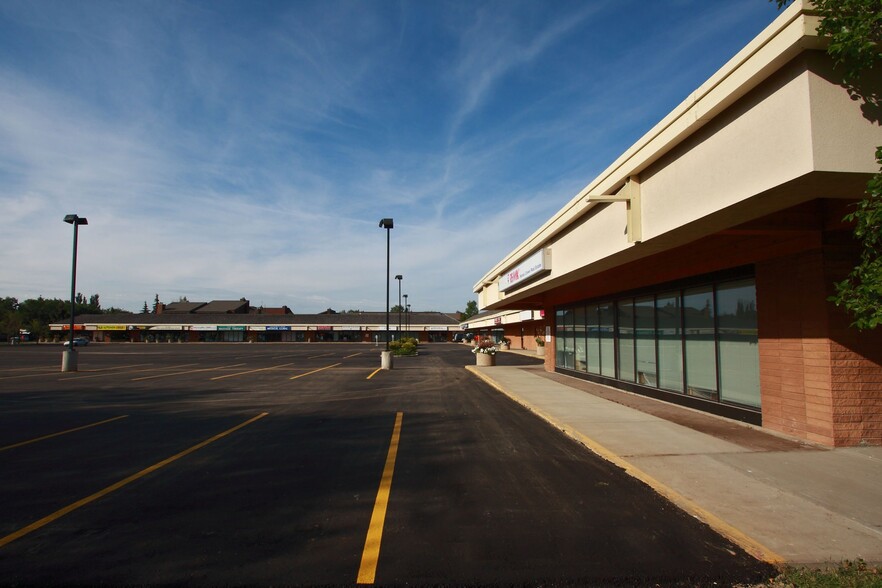 166 University Park Dr, Regina, SK à louer - Photo de l’immeuble – Image 2 sur 2